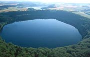 Das Pulvermaar: der tiefste Maarsee der Eifel